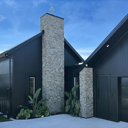 Hillbrook - A Luxurious Guesthouse Ohauiti Bagian luar foto